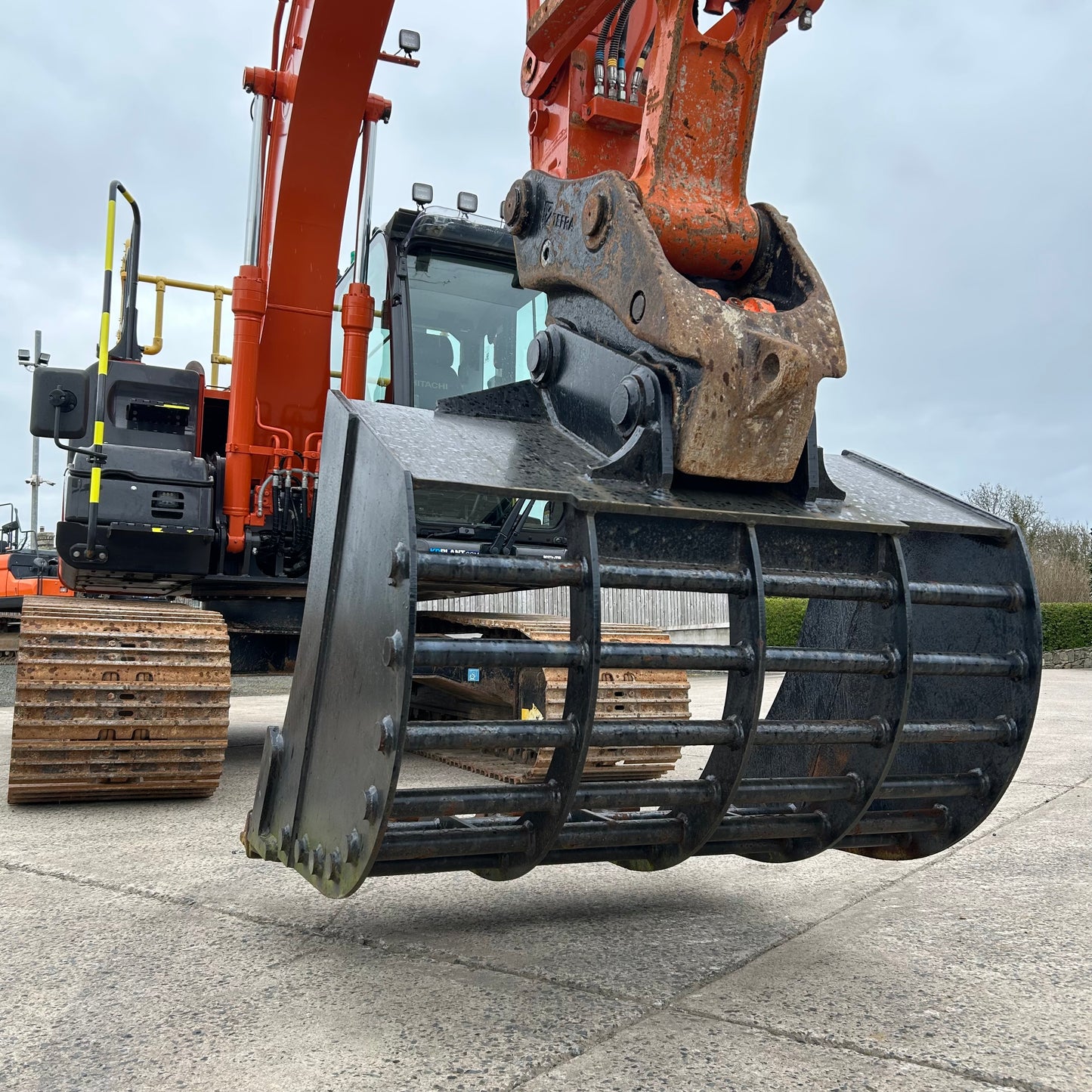 Riddle Bucket | 10-14 Excavators