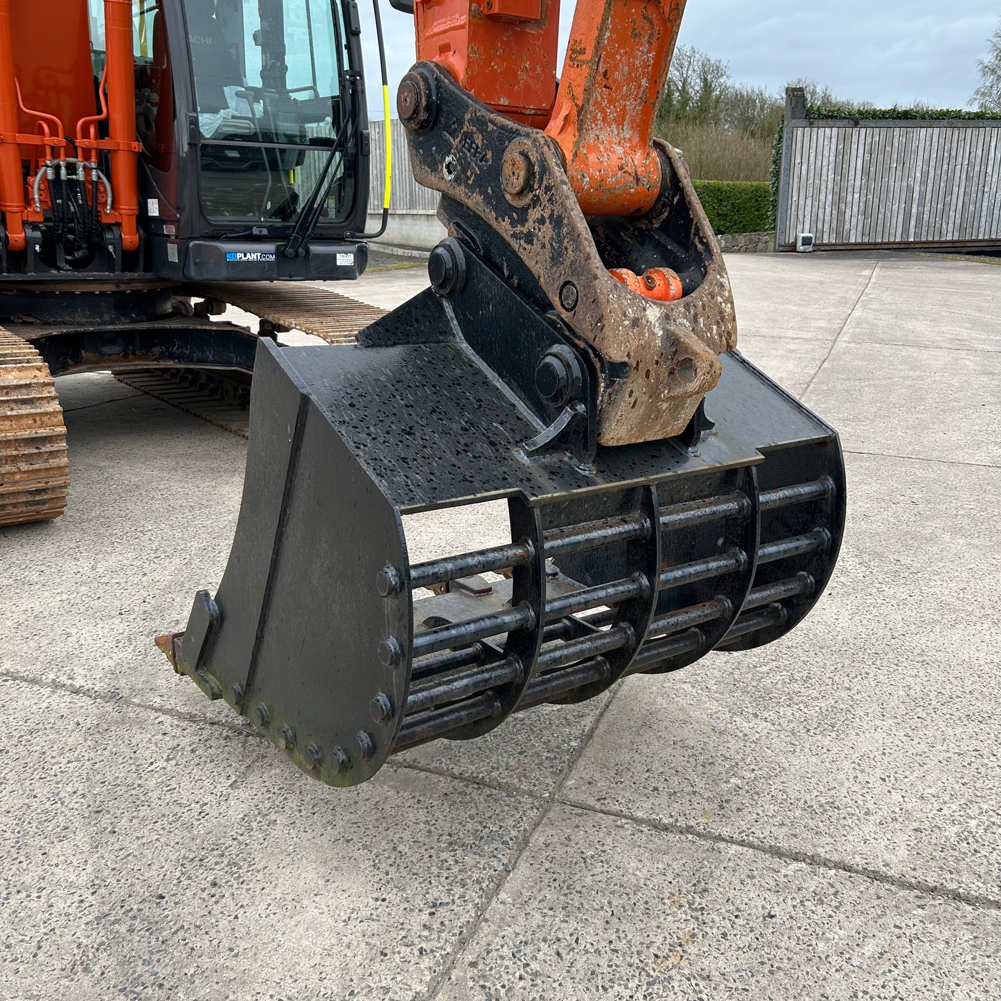 Riddle Bucket | 10-14 Excavators