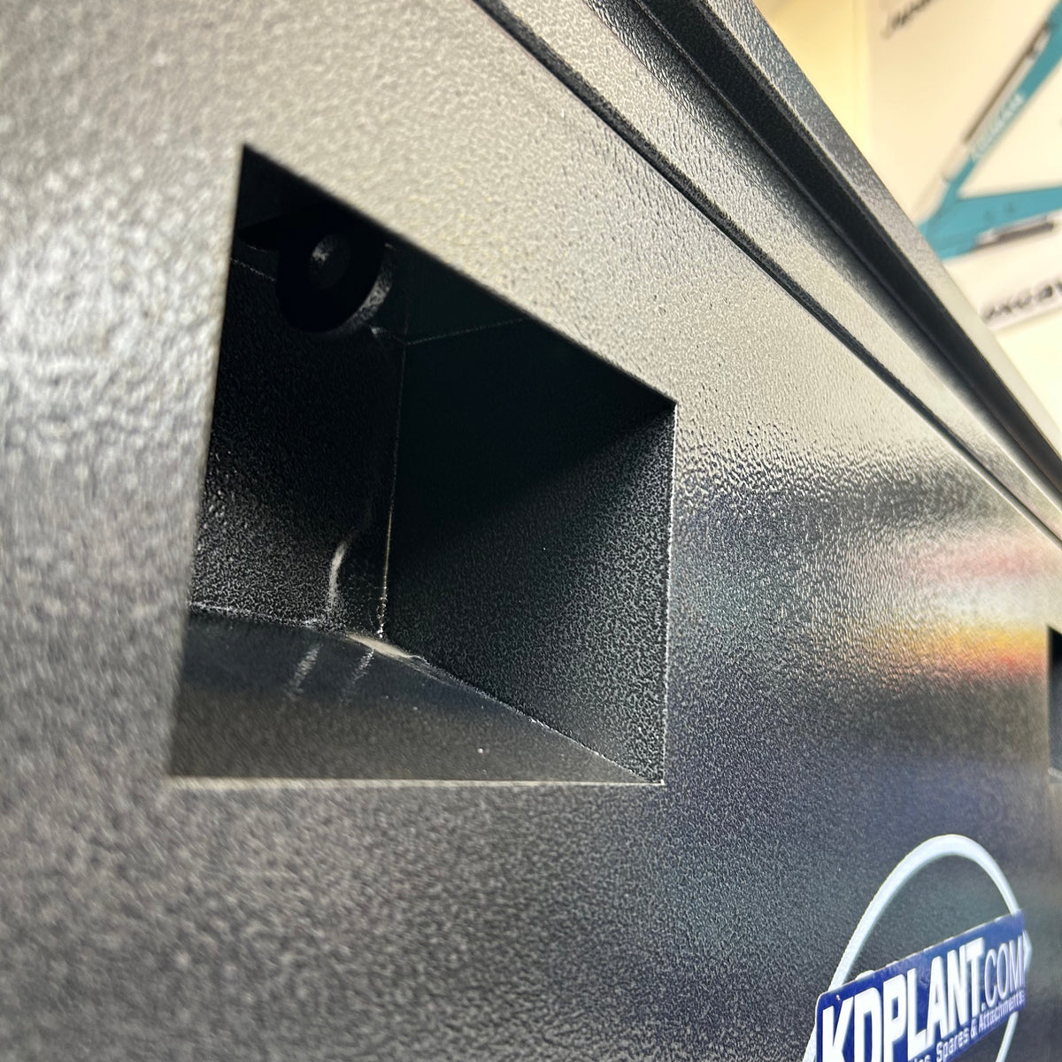 Medium Lockable Steel Storage Box – Rugged Portable Site Chest