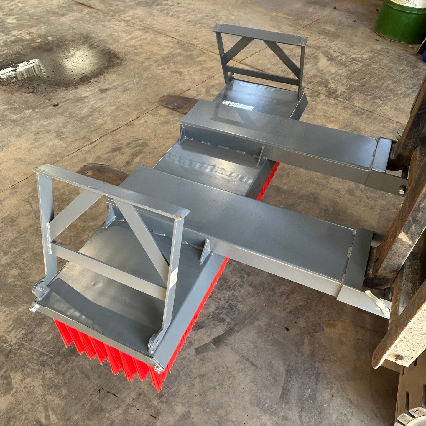 Forklift Yard Brush | 5ft