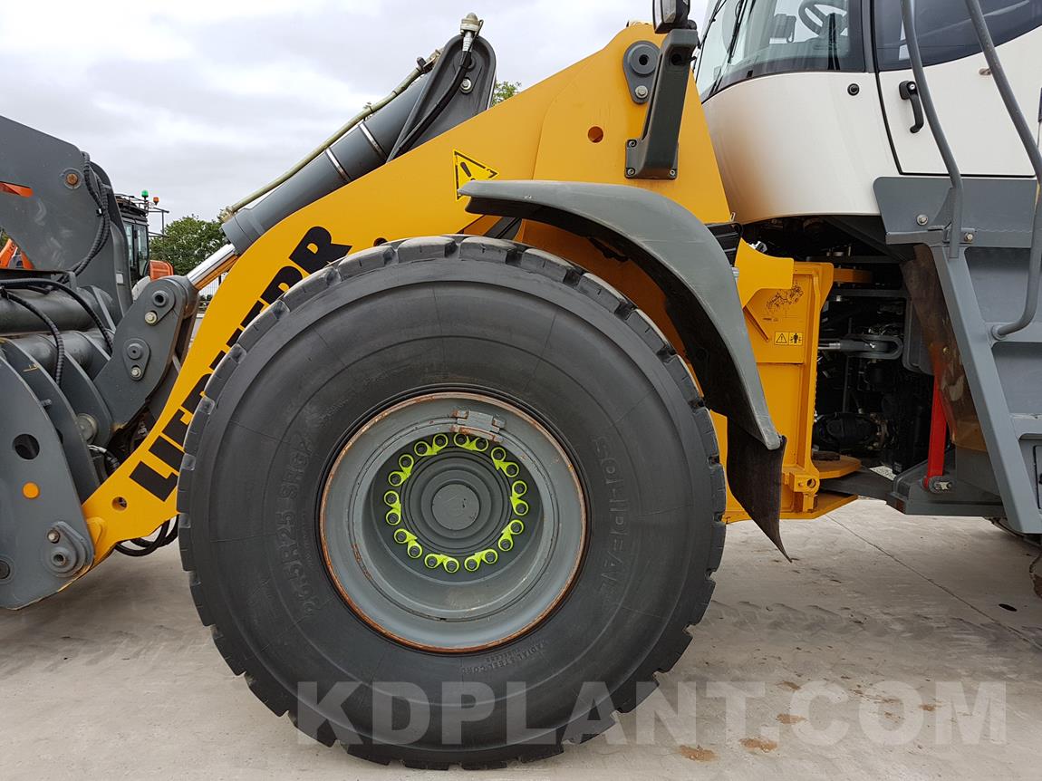 Leibherr 566 Loading Shovel