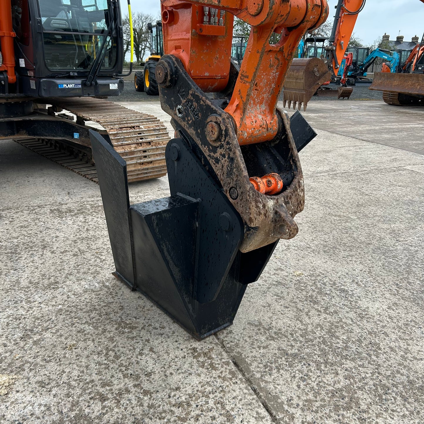 Mounding / Ditching 'V' Bucket | 10-14 Excavator