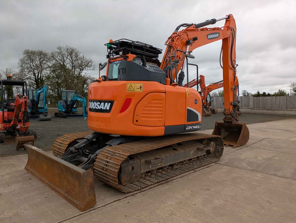 2019 Doosan DX140LCR-5