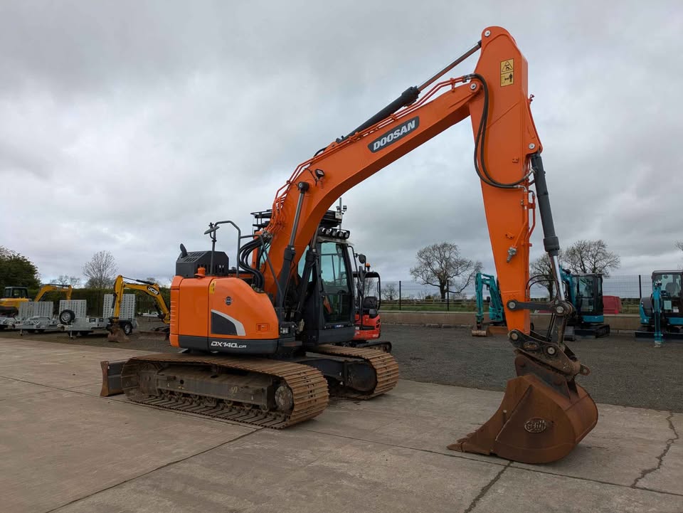 2019 Doosan DX140LCR-5