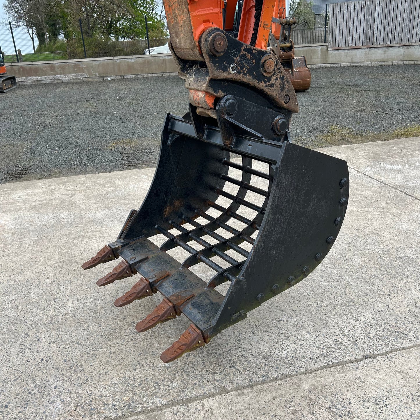 Riddle Bucket | 10-14 Excavators