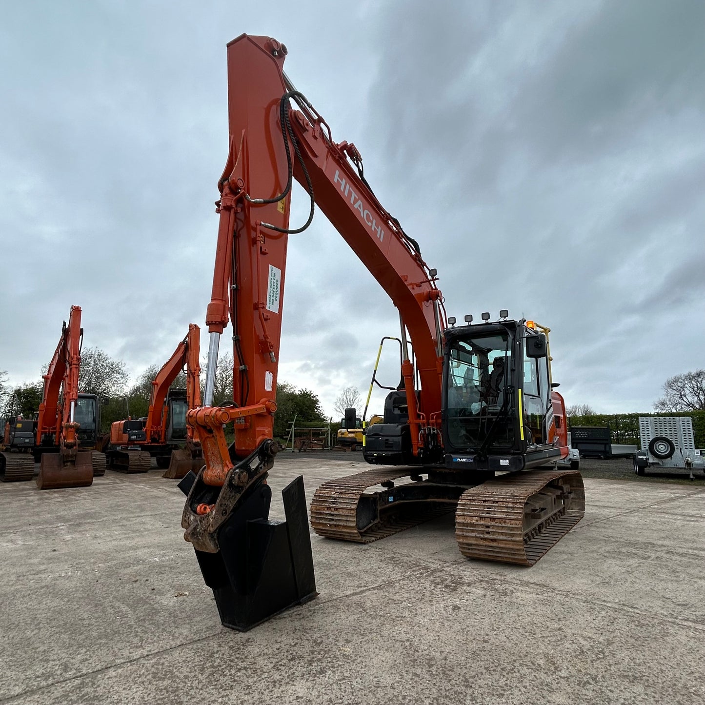 Mounding / Ditching 'V' Bucket | 10-14 Excavator