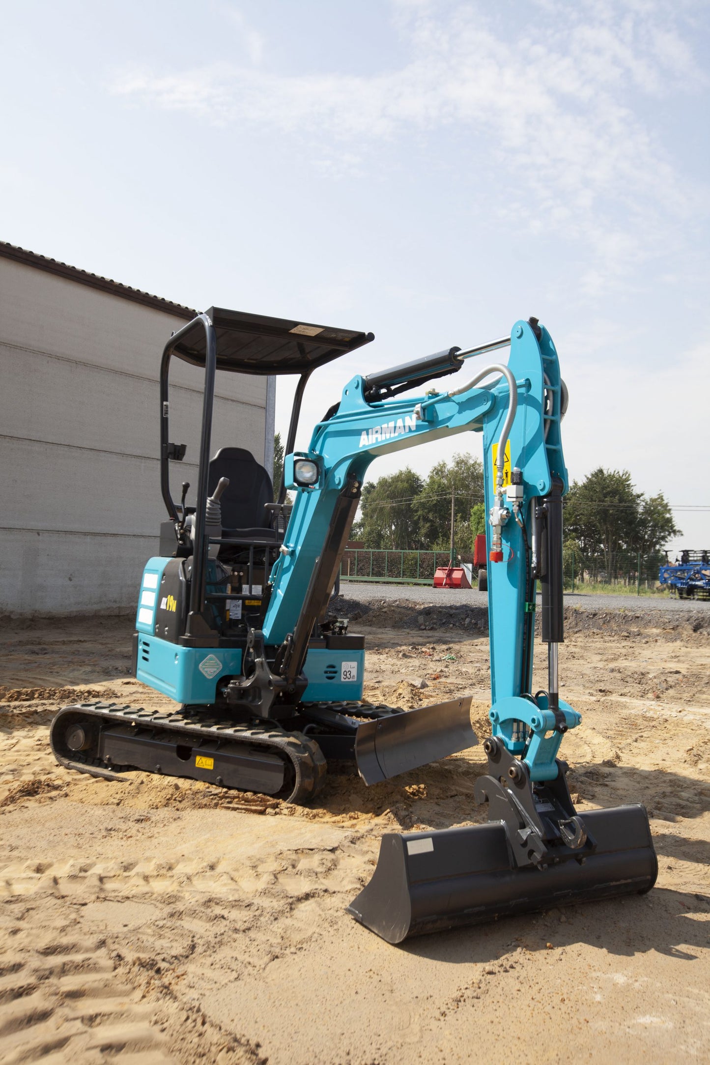 Hitachi Airman AX19u-7 | Neuer 1,9-Tonnen-Minibagger