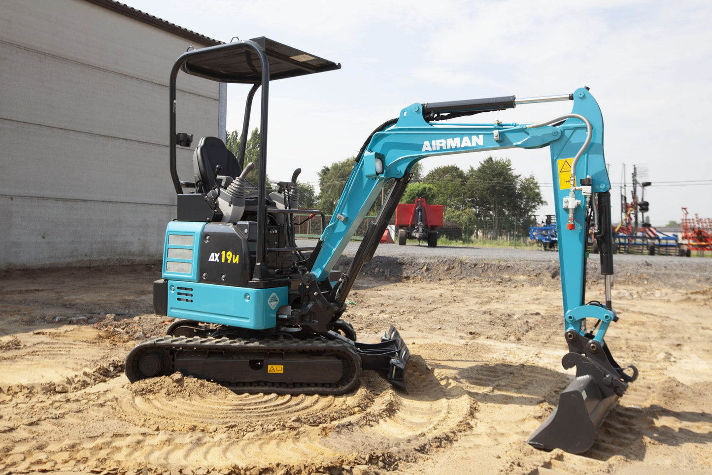 Hitachi Airman AX19u-7 | Neuer 1,9-Tonnen-Minibagger