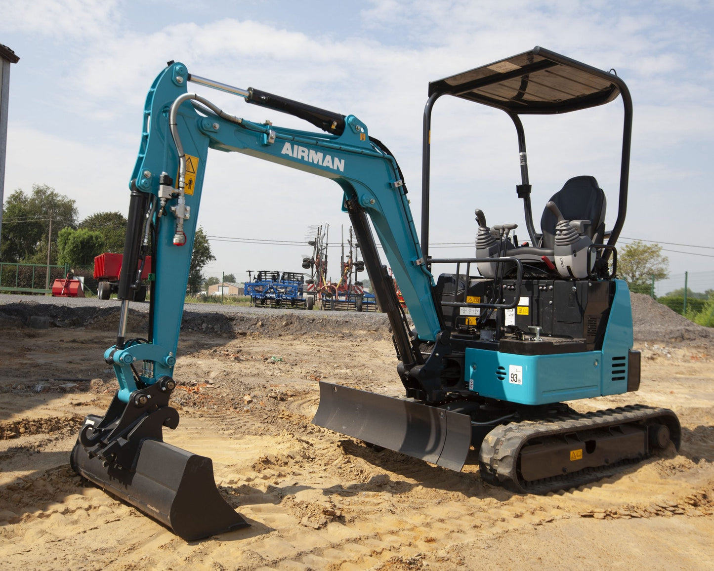 Hitachi Airman AX19u-7 | Neuer 1,9-Tonnen-Minibagger