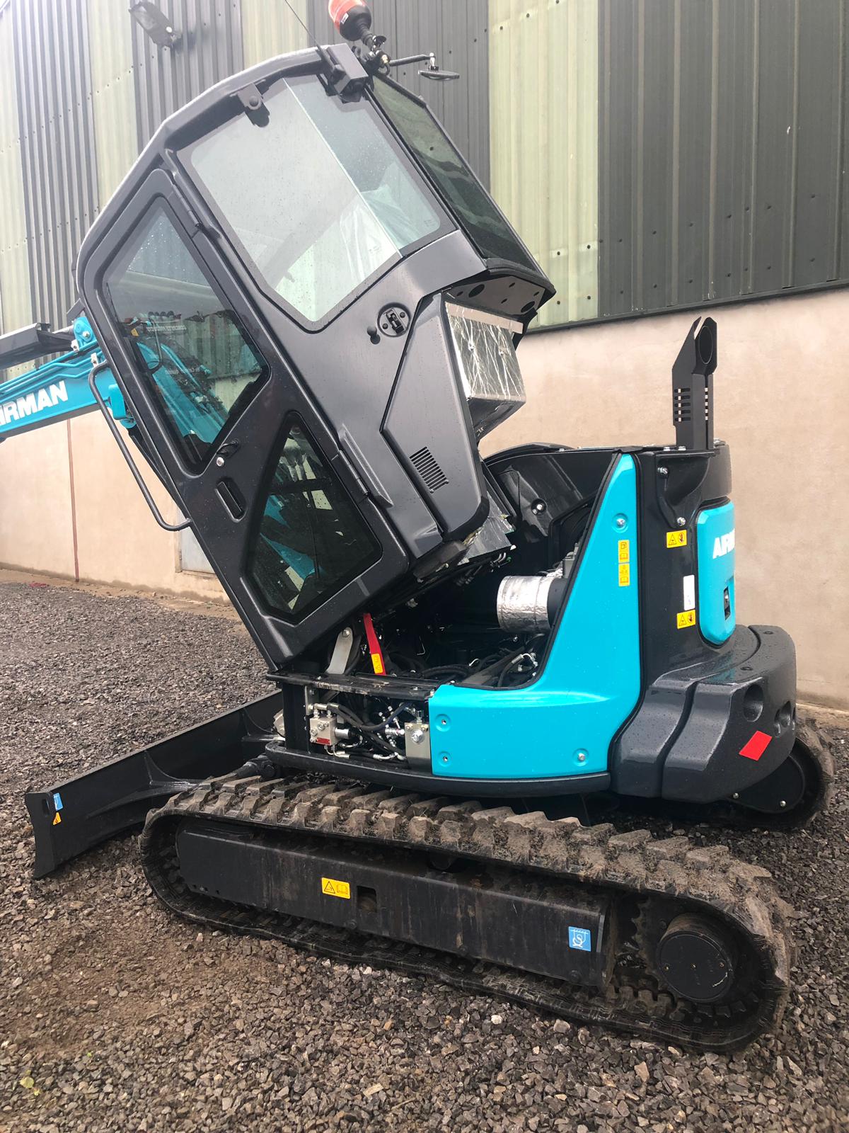 Hitachi Airman AX38u-7 | Neuer 4-Tonnen-Minibagger
