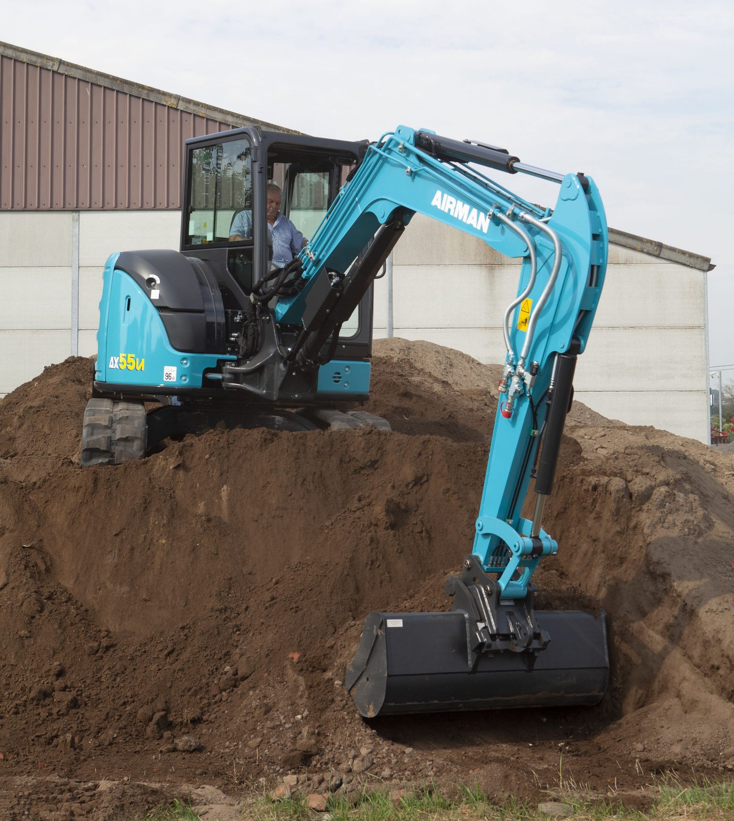 Hitachi Airman AX33u-7 | New 3.3 ton Mini Excavator