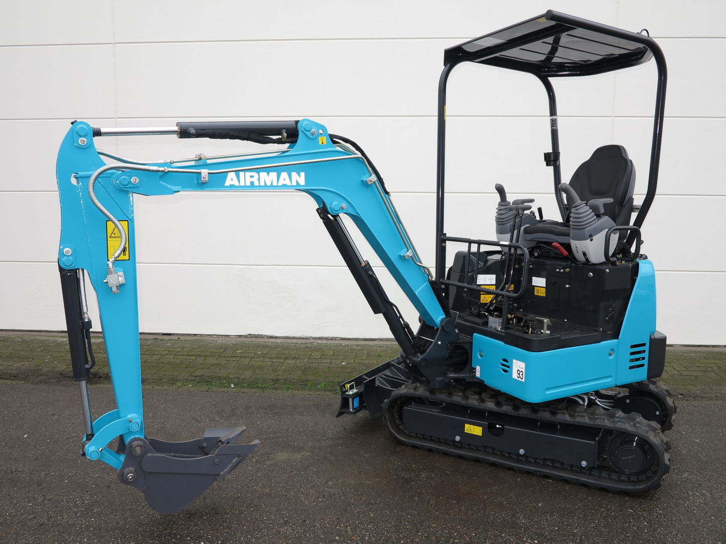 Hitachi Airman AX19u-7 | Neuer 1,9-Tonnen-Minibagger