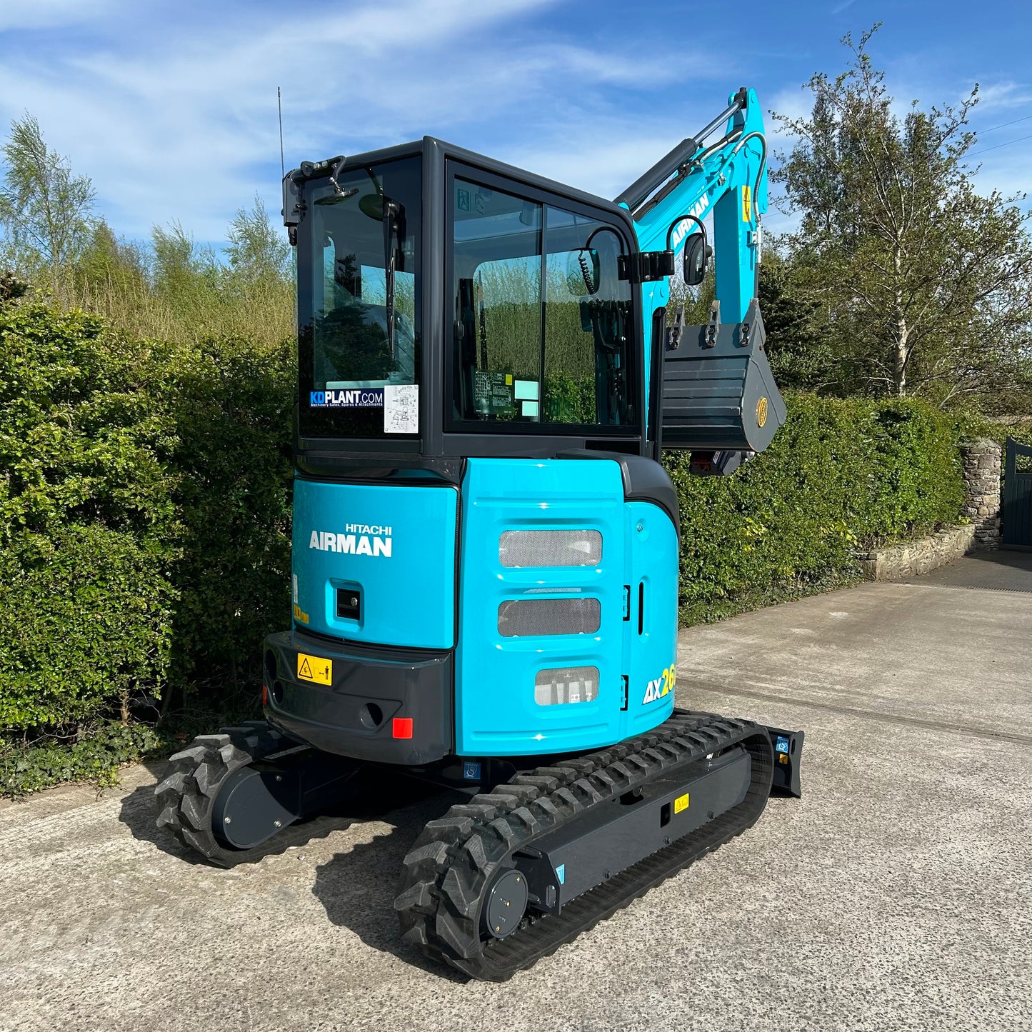 Hitachi Airman AX26u-7 | Nueva miniexcavadora de 2,7 toneladas