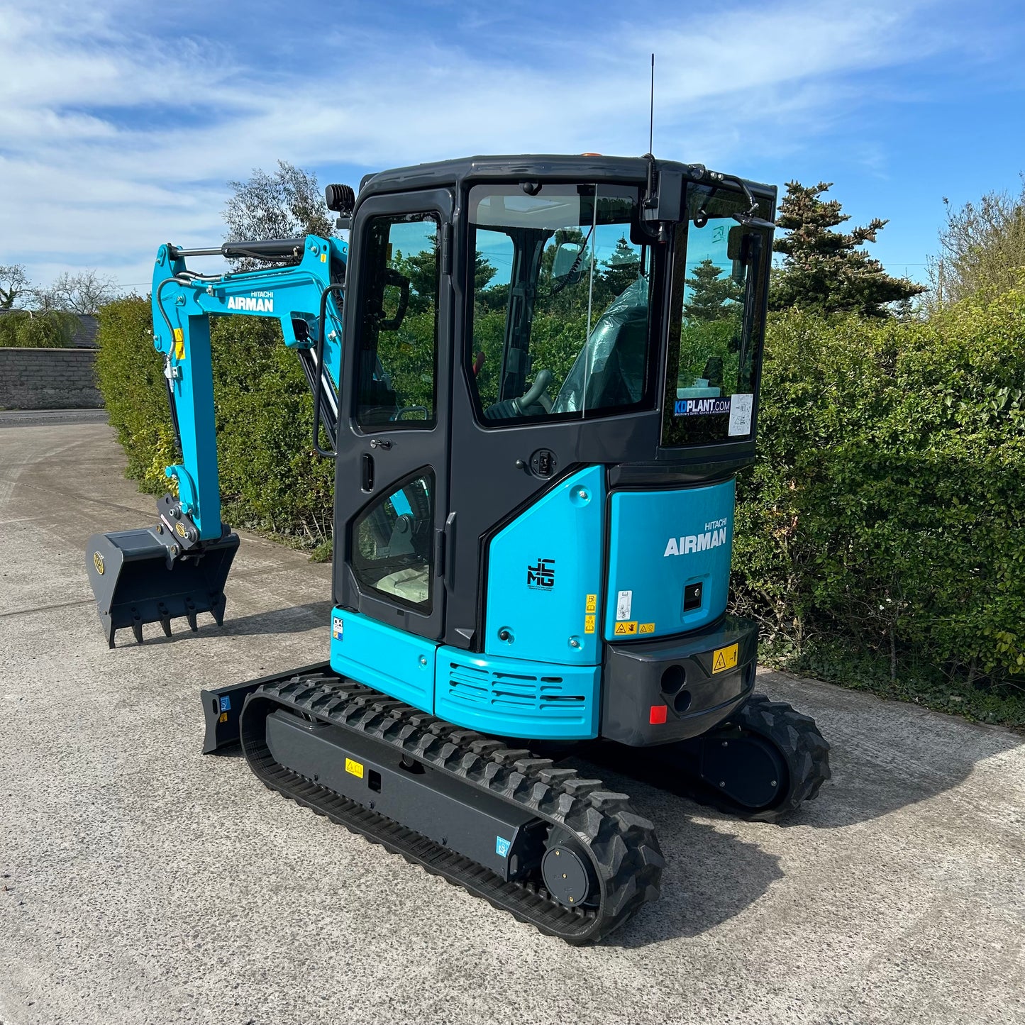 Hitachi Airman AX26u-7 | Nueva miniexcavadora de 2,7 toneladas
