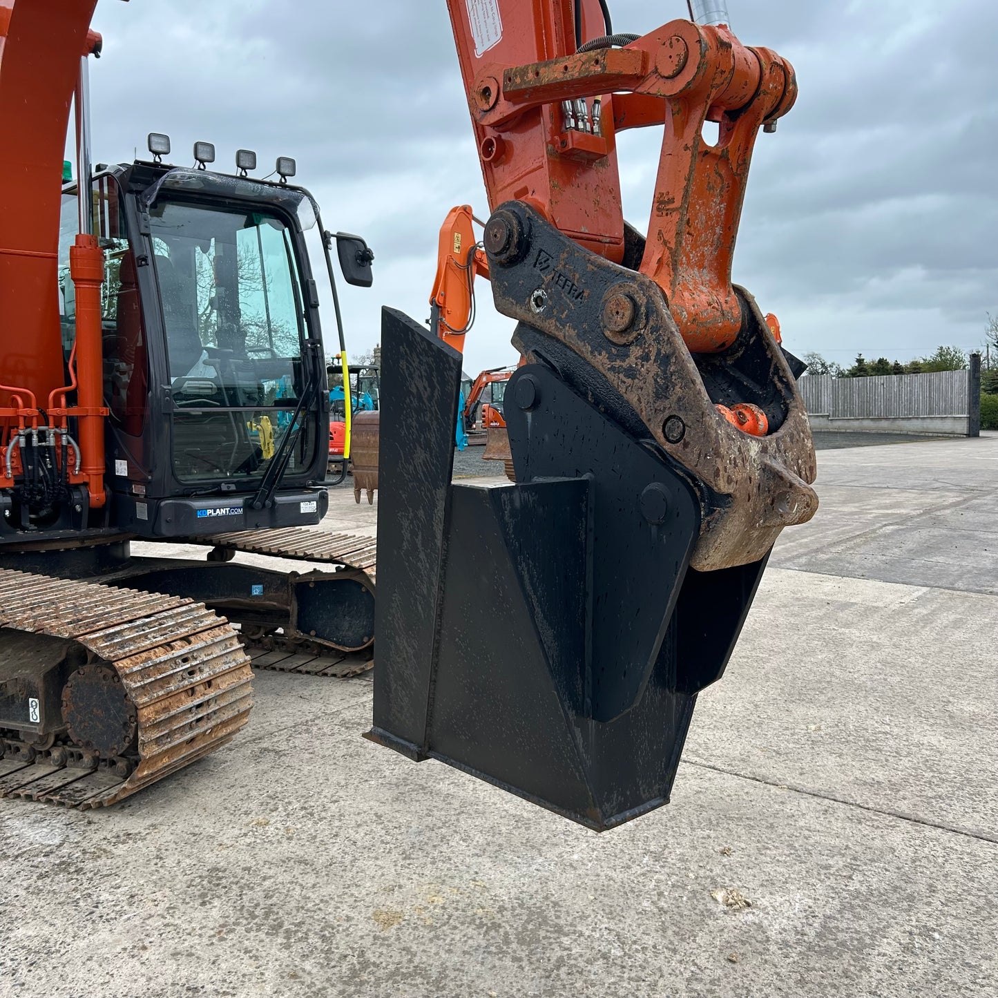 Mounding / Ditching 'V' Bucket | 10-14 Excavator