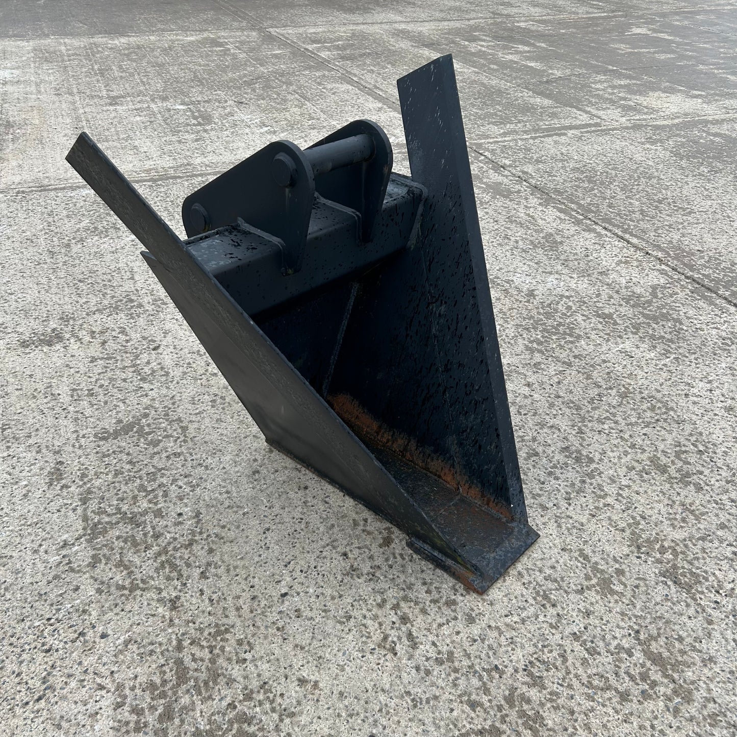 Mounding / Ditching 'V' Bucket | 10-14 Excavator