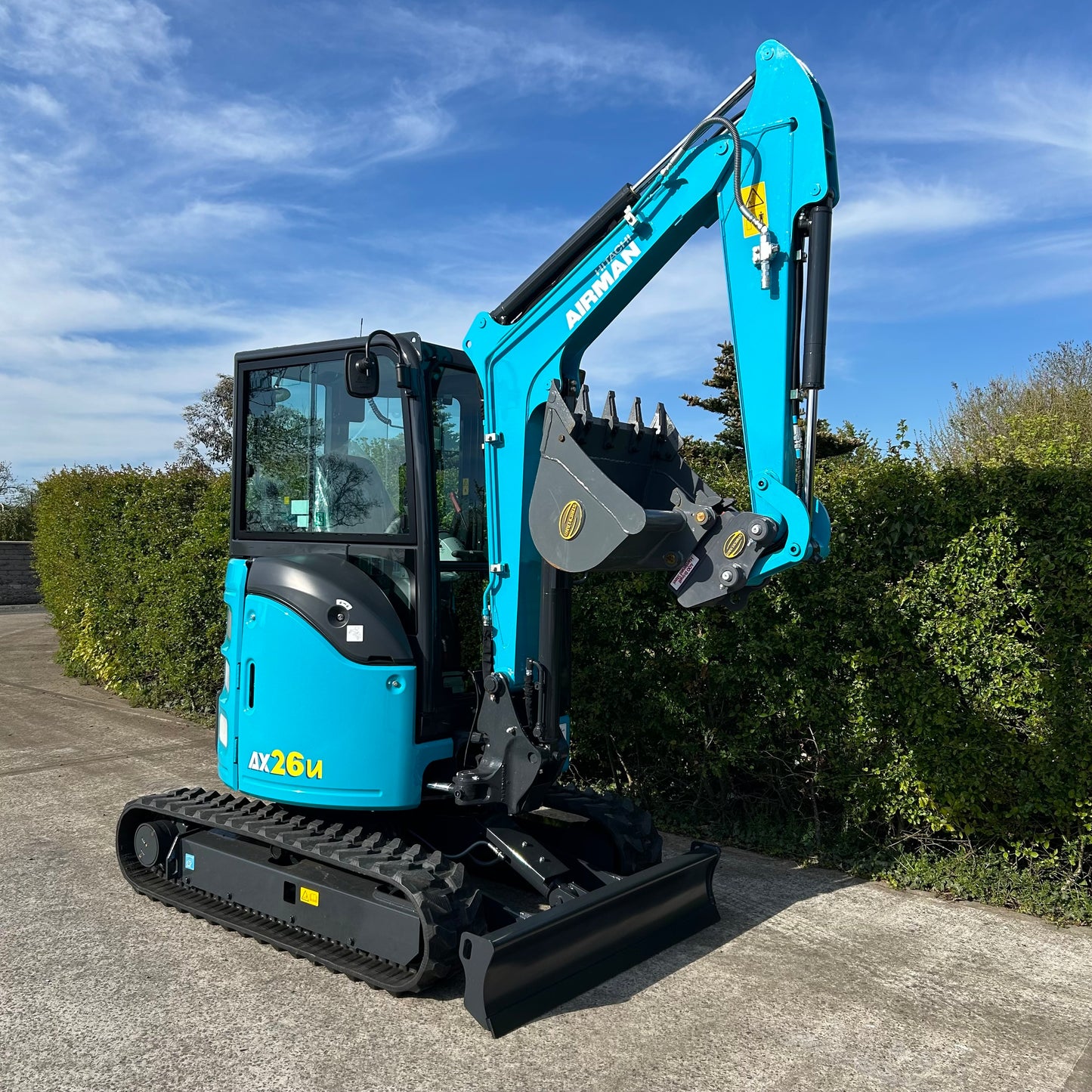 Hitachi Airman AX26u-7 | Nueva miniexcavadora de 2,7 toneladas