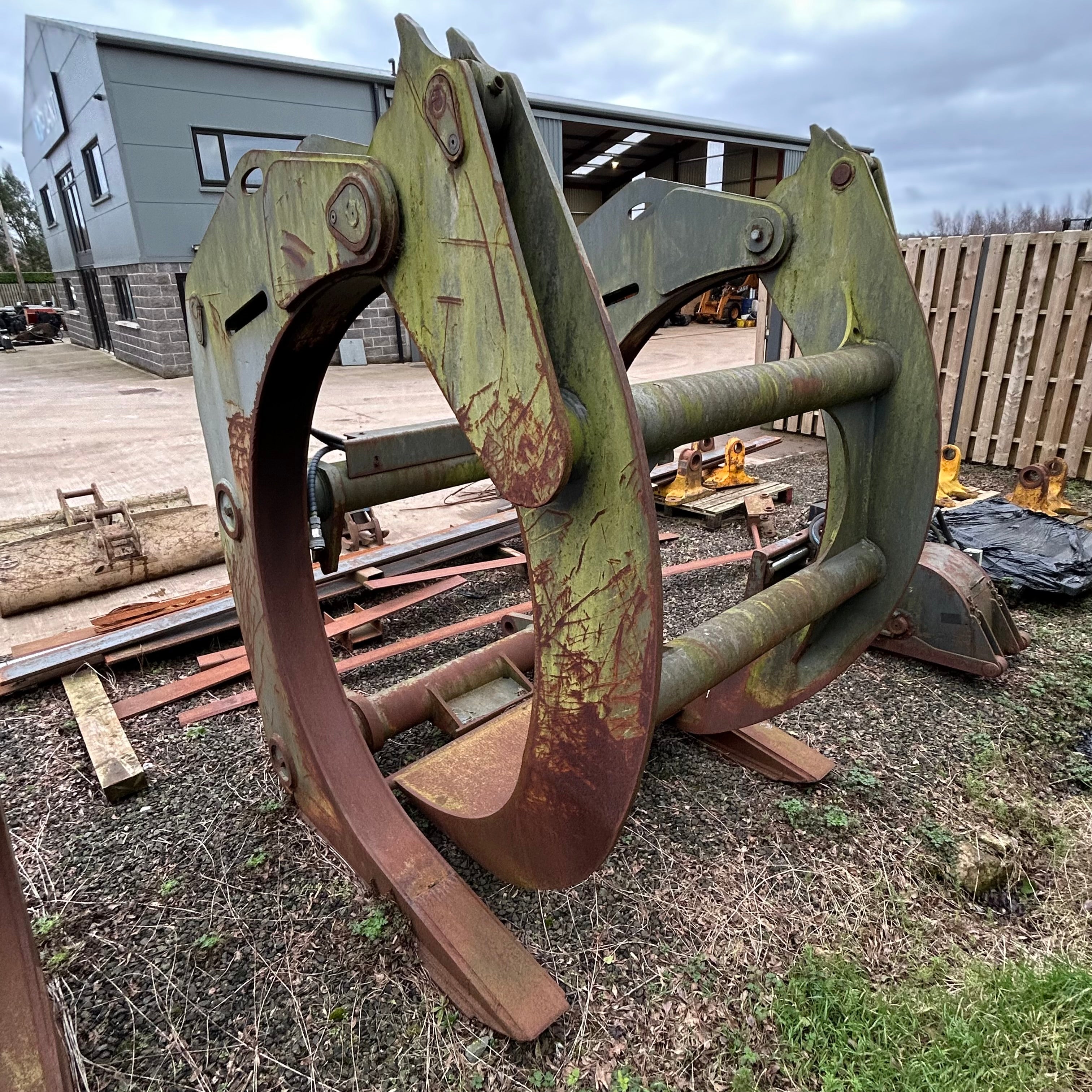 ZFE Log Grab – KD Plant & Machinery