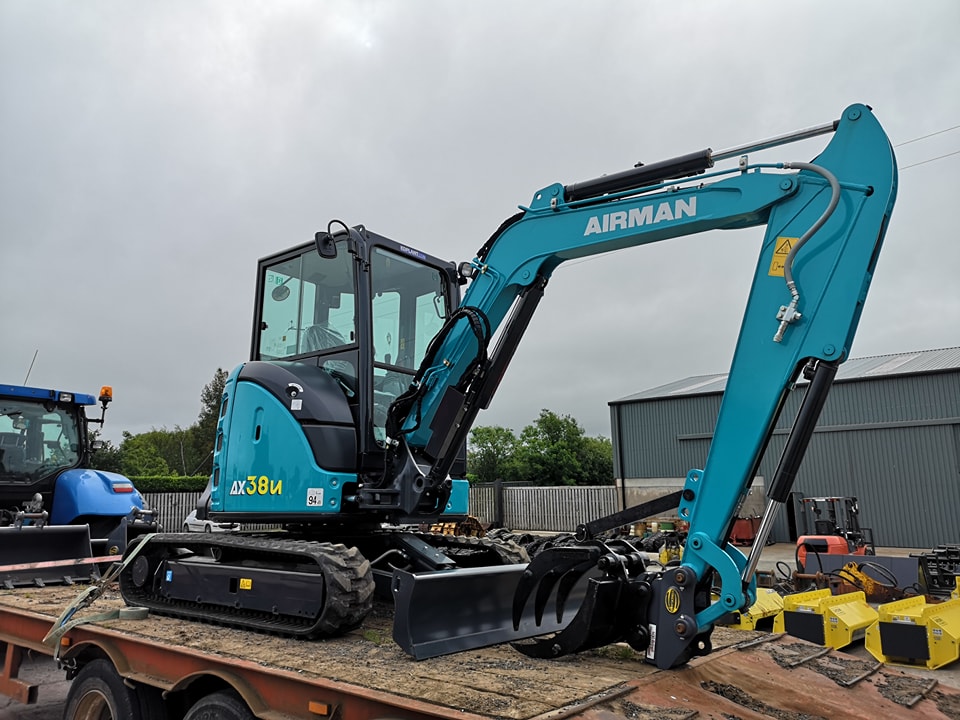 Hitachi Airman AX38u-7 | Neuer 4-Tonnen-Minibagger