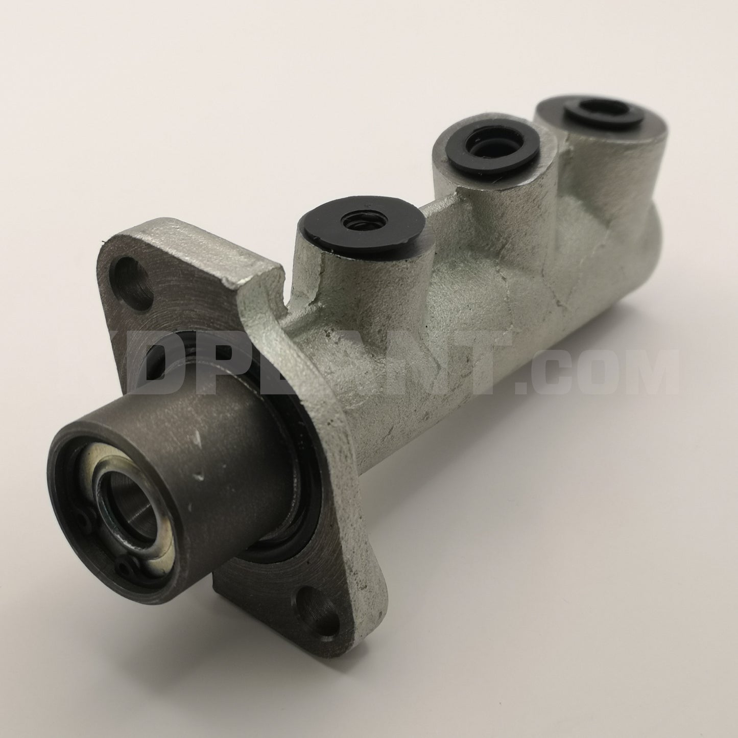 JCB 3CX / 4CX Brake Master Cylinder | 15/920389